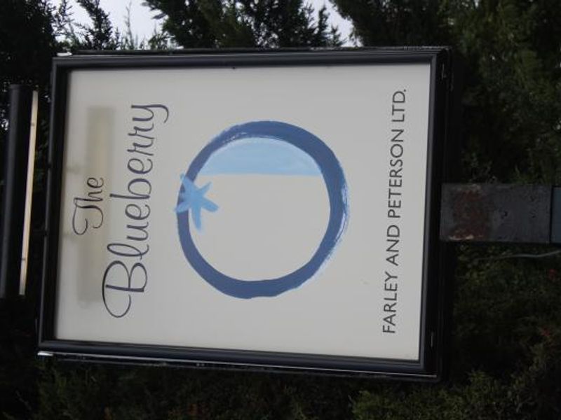 (Pub, Sign). Published on 13-09-2014