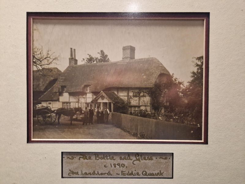 Photo c 1890 in gents toilet. (Pub, External, Publican). Published on 28-01-2024 