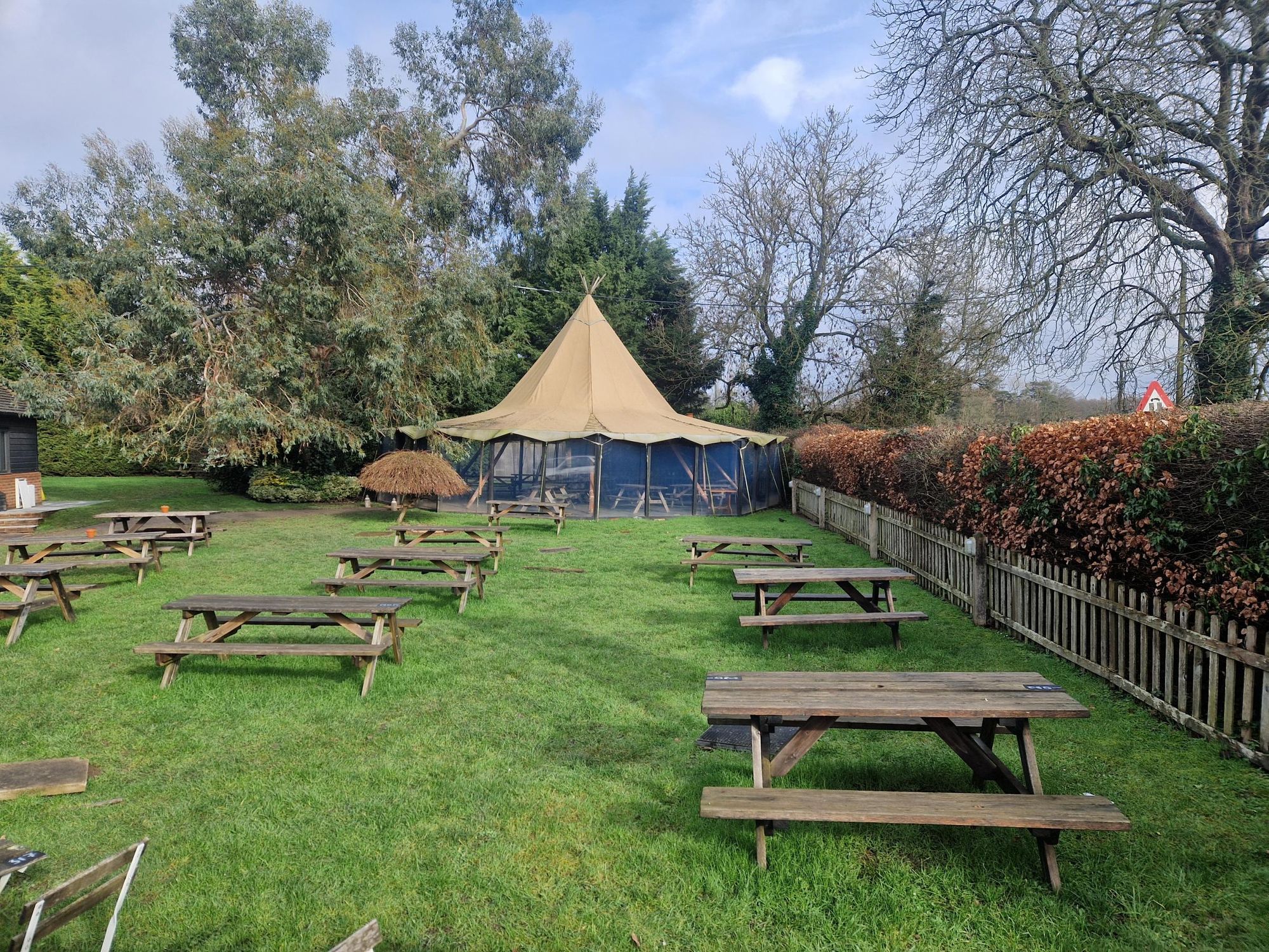 Bottle & Glass, Binfield Heath - garden - Feb 2026. (Garden). Published on 09-02-2026