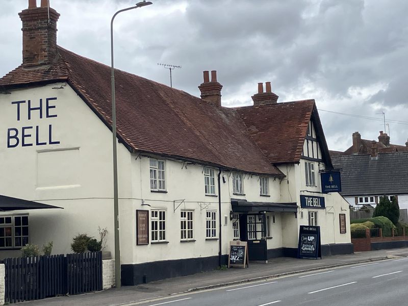 Bell, Crowmarsh Gifford - July 2025. (Pub, External, Key). Published on 14-08-2025