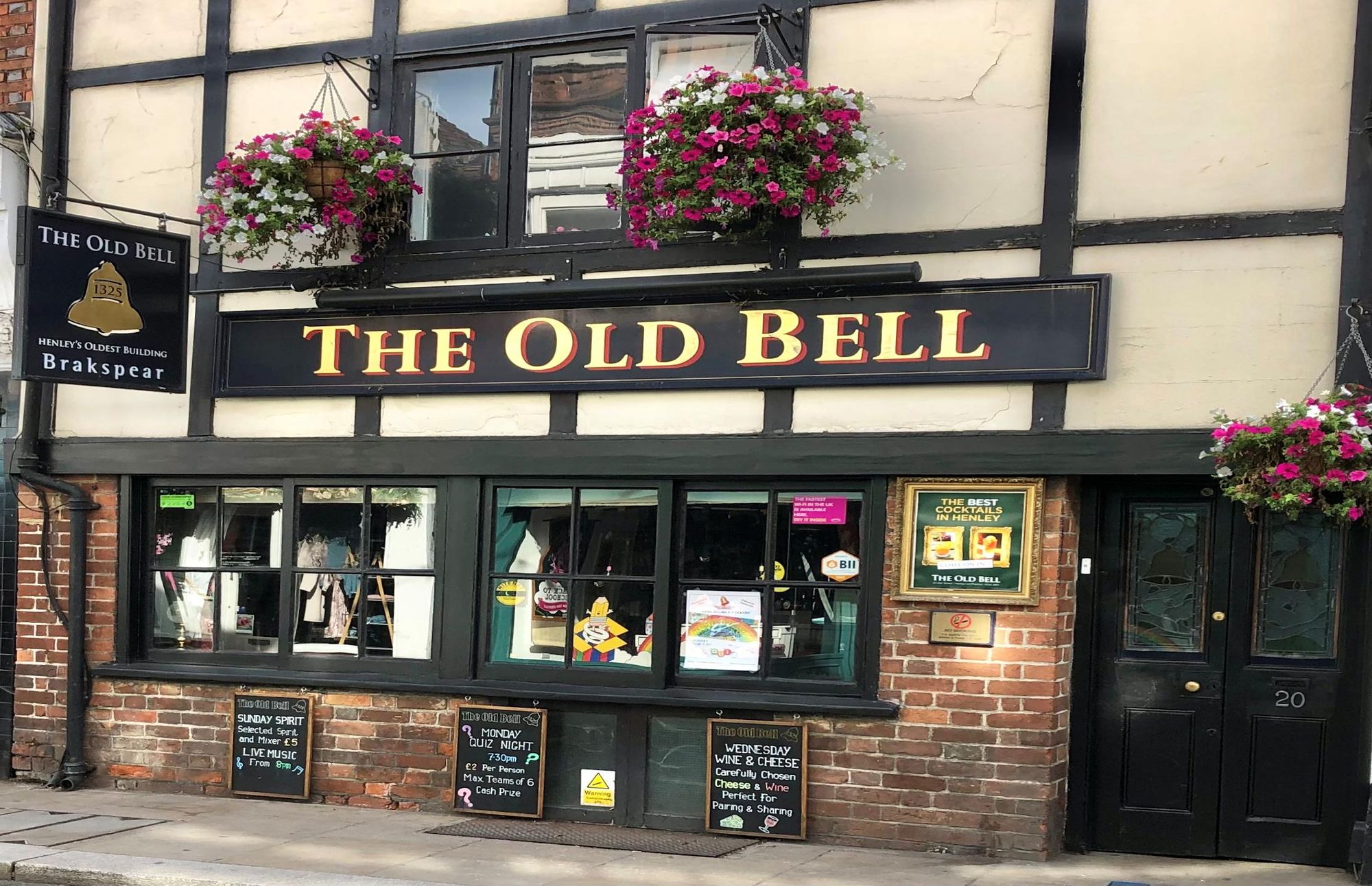 Old Bell, Henley-on-Thames - looking east Oct 2022. (Pub, External, Key). Published on 10-11-2022