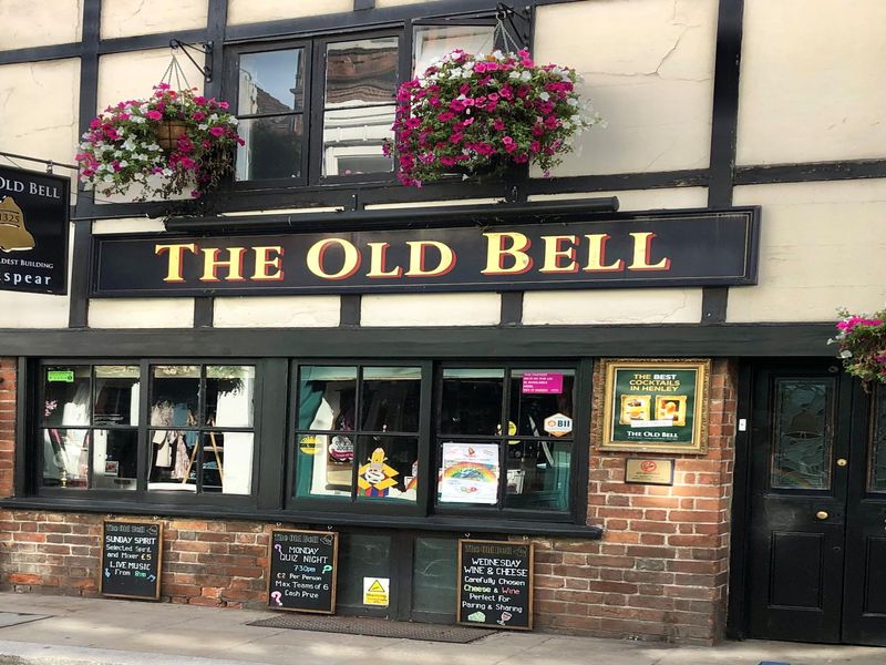 Old Bell, Henley-on-Thames - looking east Oct 2022. (Pub, External, Key). Published on 10-11-2022