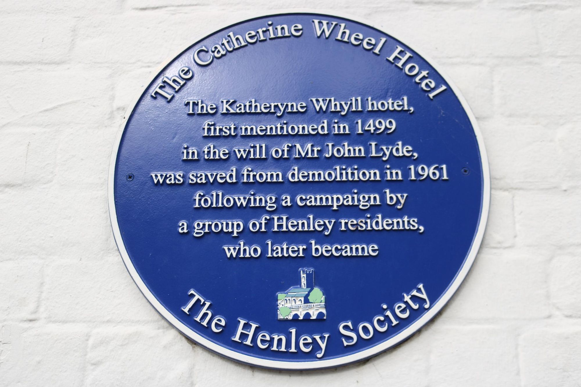 Henley-on-Thames - Catherine Wheel - Henley Society plaque [IMG_. (External). Published on 08-04-2026