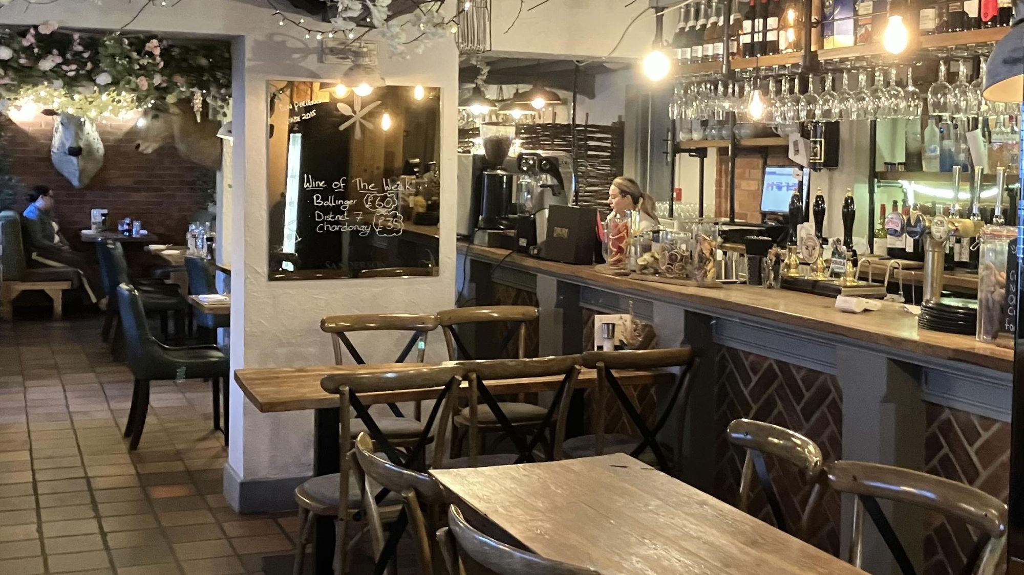 Chequers, Burcot - view from bar area into restaurant - April 20. (Bar, Restaurant). Published on 10-04-2026