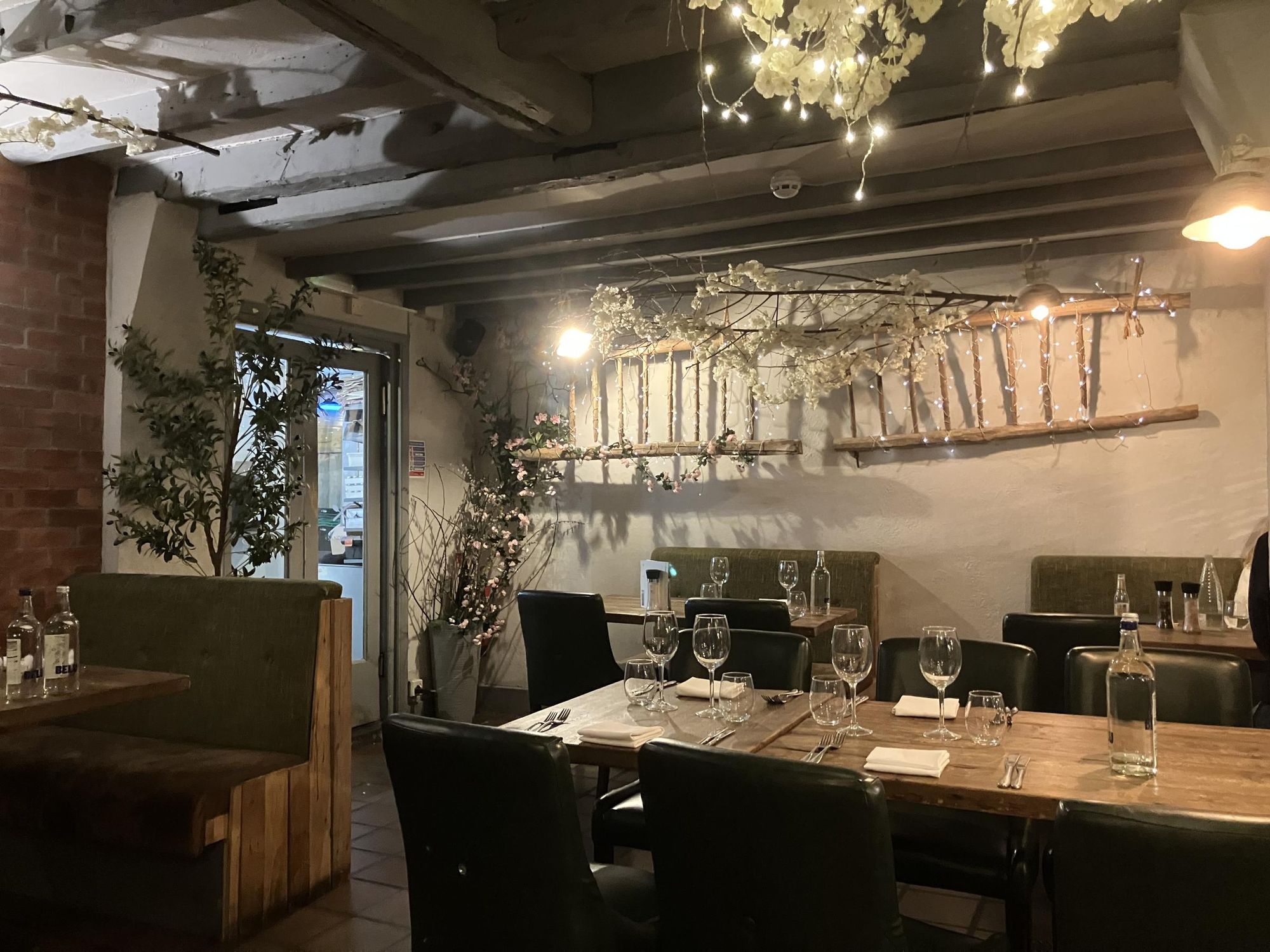 Chequers, Burcot - restaurant - April 2026. (Restaurant). Published on 10-04-2026