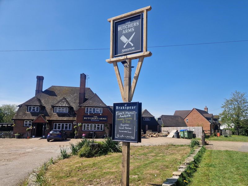 Butcher's Arms SC - Pub sign and Pub - Apr 2026. (Pub, External, Sign, Key). Published on 15-05-2026