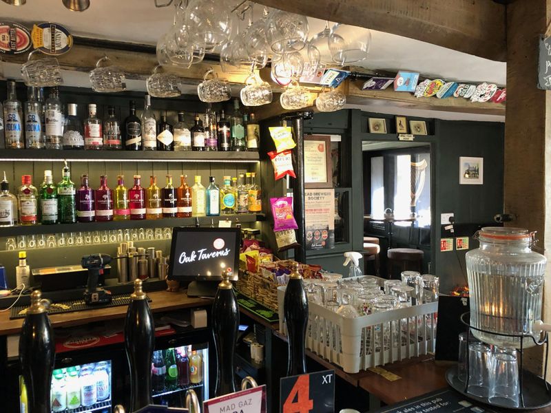 Wallingford - Cross Keys - bar Feb 2023. (Pub, Bar). Published on 03-03-2023