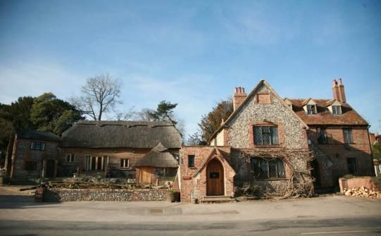 Pub exterior, barn and self-catering cottage. (Key). Published on 10-02-2014