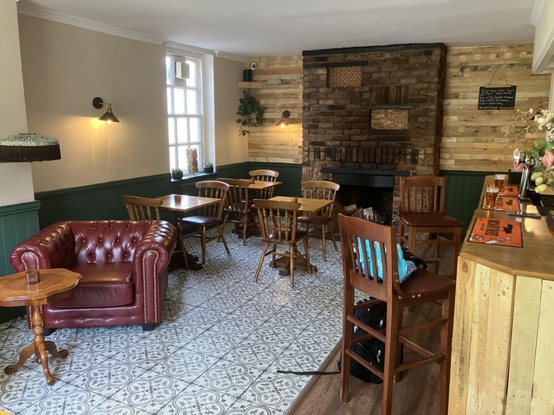 Ferryboat, Whitchurch on Thames - Main Bar - Sept 2026. (Pub, Bar). Published on 26-09-2026