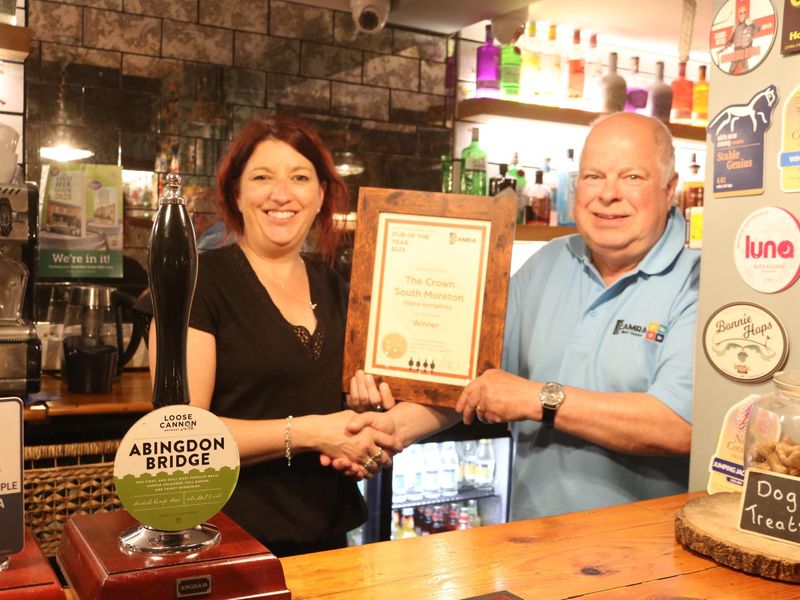 Pub of the Year 2025 presentation (Graham Hards & Di Humphreys) . (Award). Published on 15-05-2025 