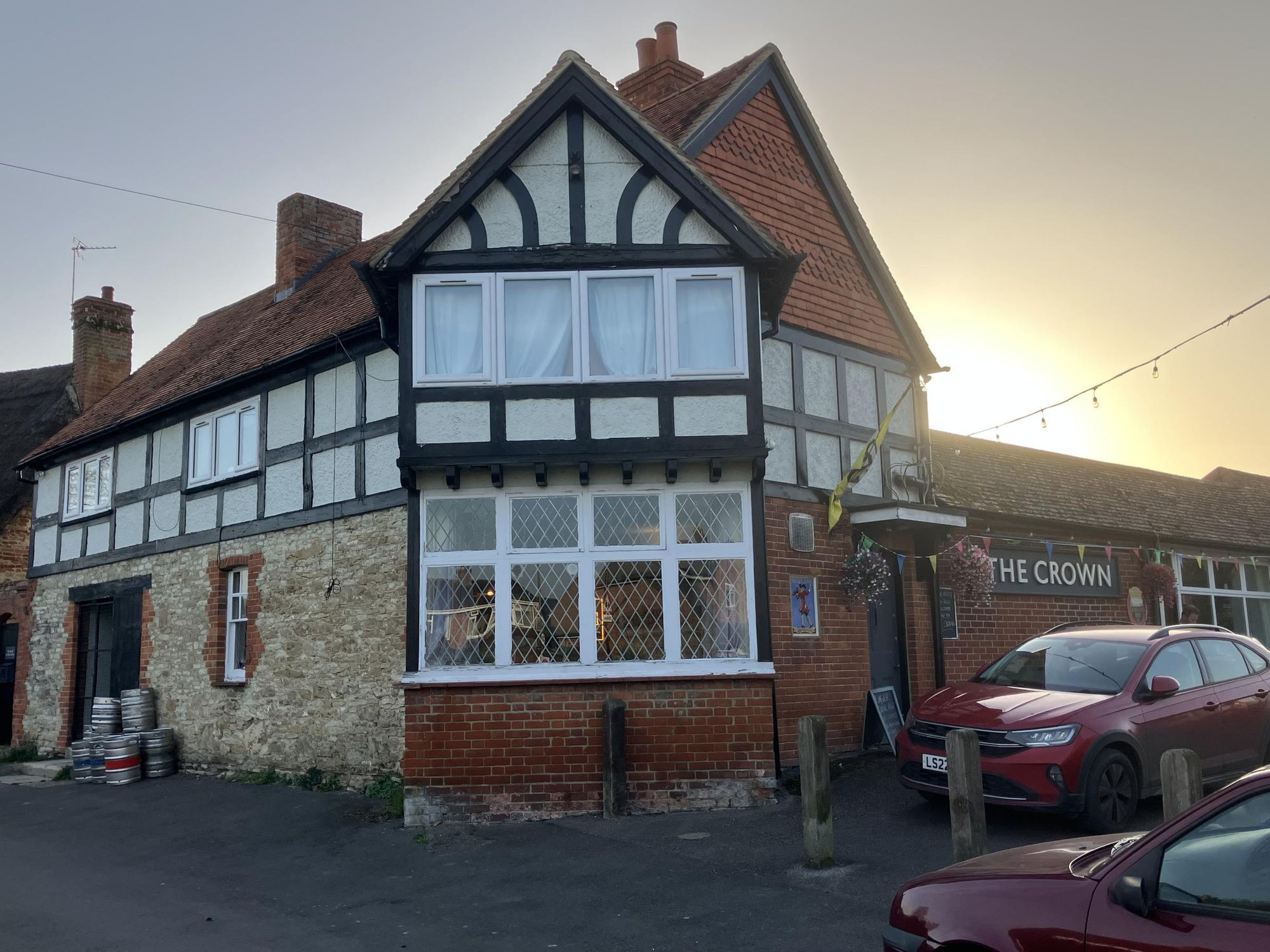 Crown, Chalgrove - side view - April 2026. (Pub, External). Published on 10-04-2026