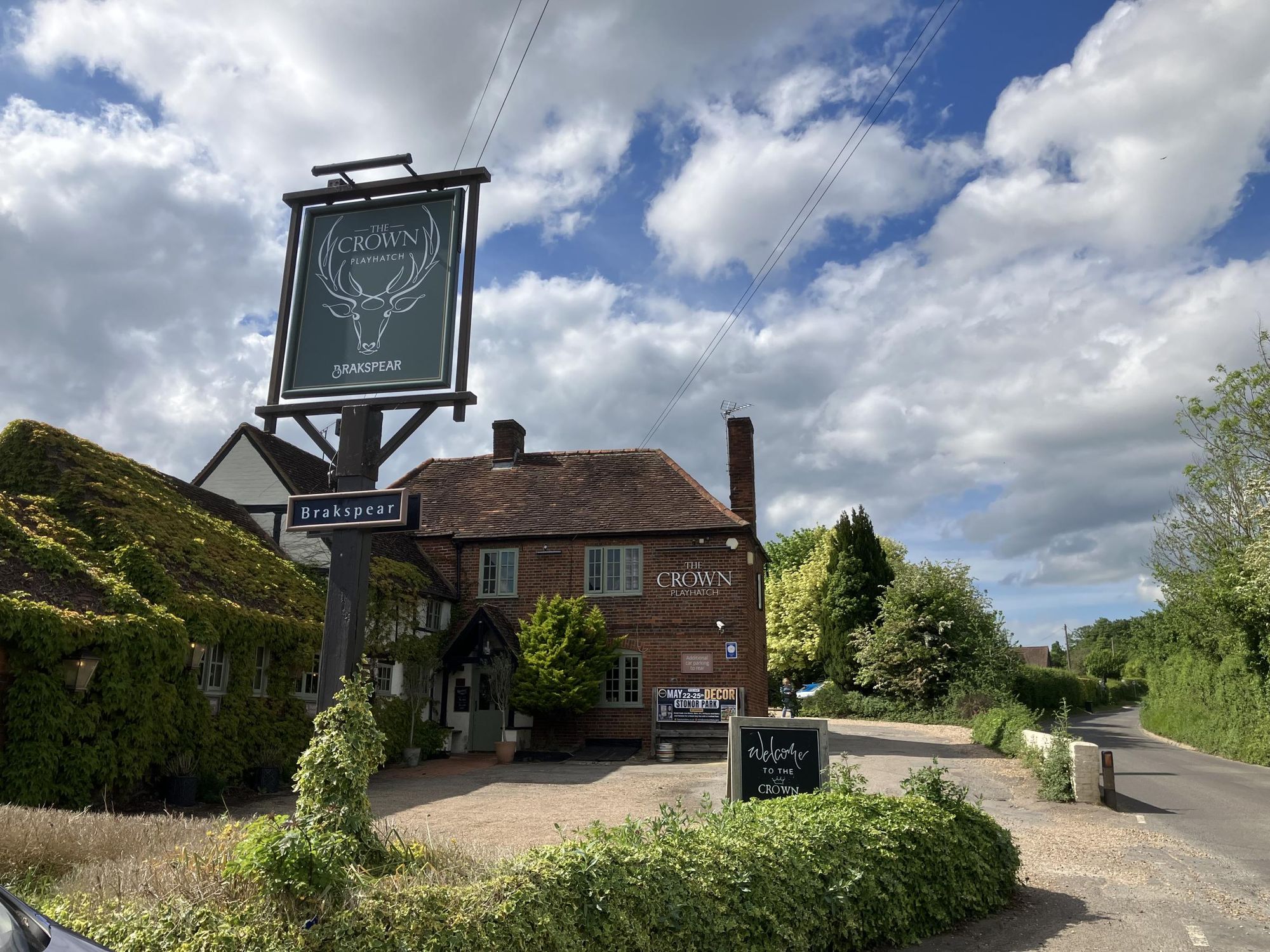 Crown, Playhatch - May 2026. (Pub, External, Key). Published on 06-05-2026