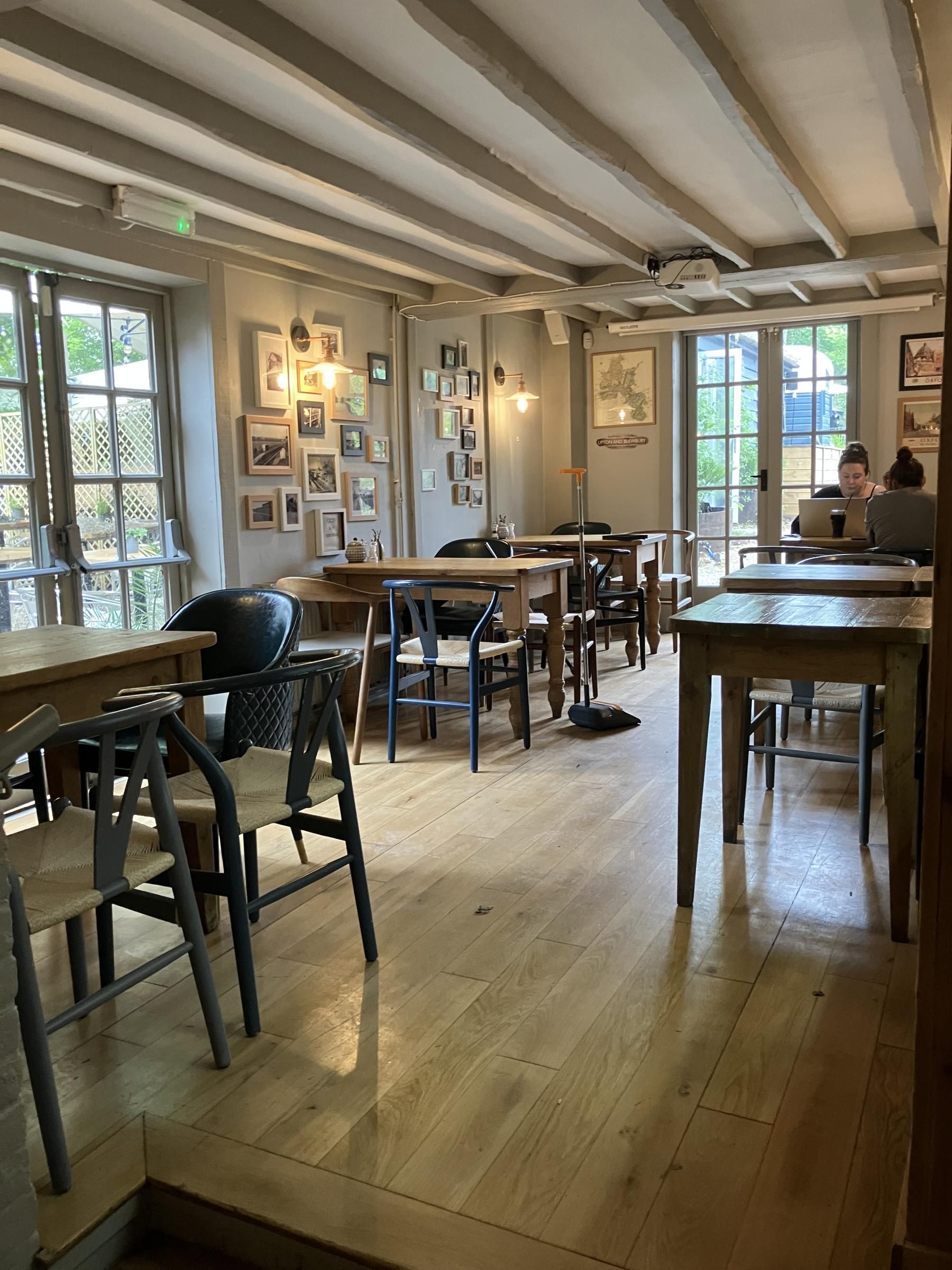 Breakfast, cafe room. Published on 20-05-2025