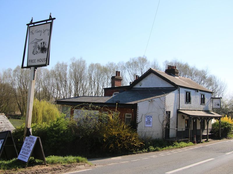 Flowing Spring, Playhatch - from A4155 - looking SW - Mar 2020. (Pub, External, Key). Published on 18-11-2020