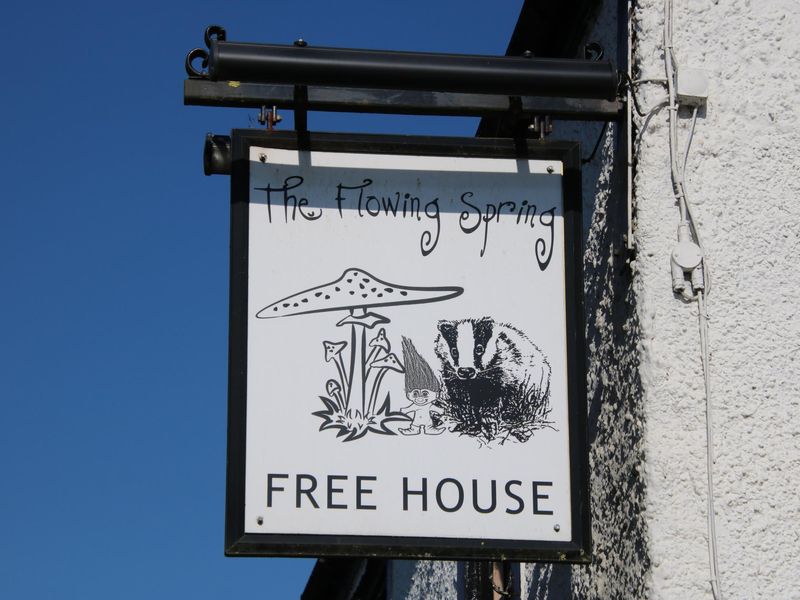 Flowing Spring, Playhatch - sign on A4155 side [4157] - Mar 2020. (Pub, Sign). Published on 18-11-2020 