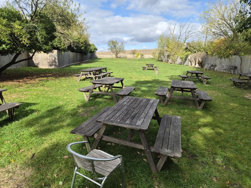 Half Moon, Cuxham - Pub garden - Oct 2026. (Pub, Garden). Published on 12-10-2026 