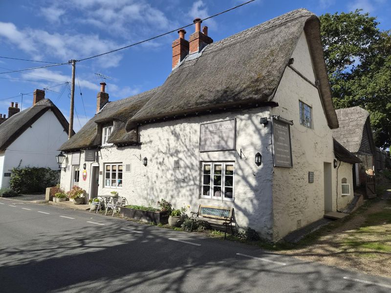 Half Moon, Cuxham - Pub exterior - Oct 2026. (Pub, External, Key). Published on 12-10-2026 