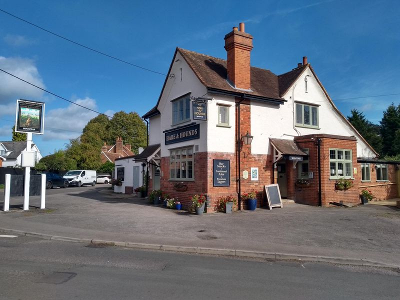 Hare & Hounds, SC - from Woodlands Rd - looking NE - Oct 2022. (Pub, External, Key). Published on 16-11-2022