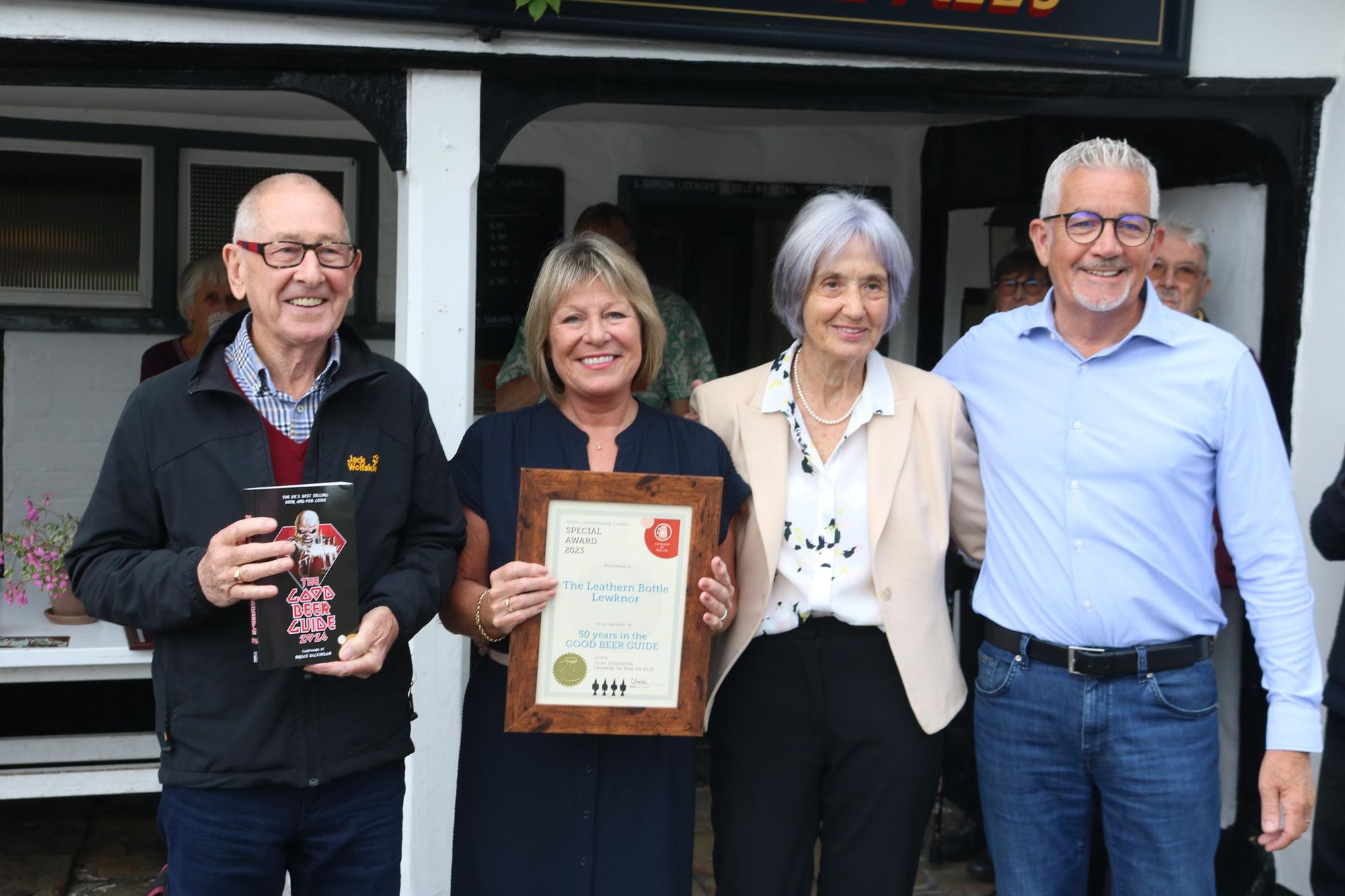 Mike Fletcher, Julie Gordon, Lesley Fletcher & Les Gordon. (Pub, Publican, Award). Published on 02-10-2023