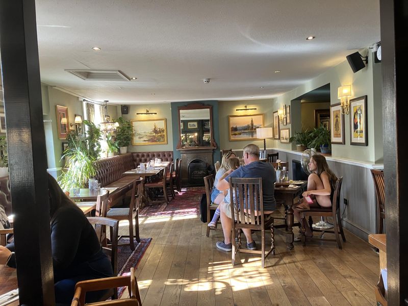 Packhorse, Mapledurham - Dining Area I - Aug 2026. (Pub, Restaurant). Published on 23-08-2026