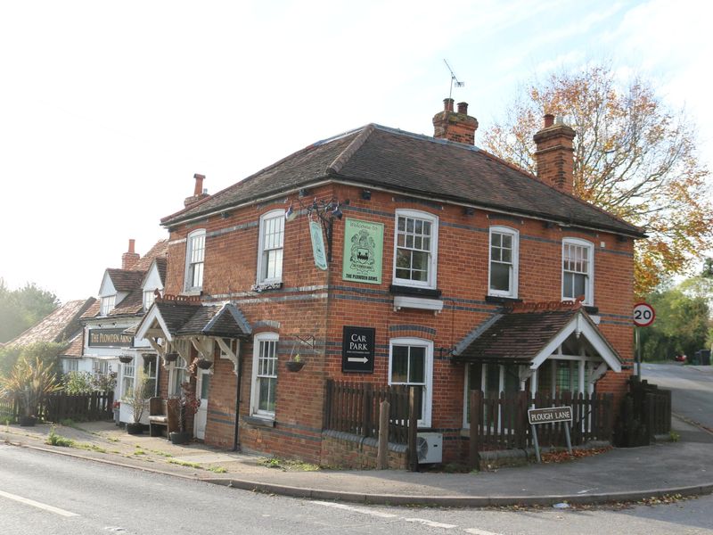 Shiplake - Plowden Arms - looking west - 2019 Oct. (Pub, External). Published on 18-03-2022 