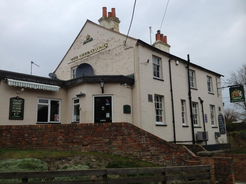 Queens Arms, Didcot - looking east-north-east. (External). Published on 08-12-2021