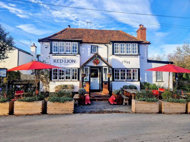Red Lion, Peppard - pub exterior - Nov 2025. (Pub, External, Key). Published on 27-11-2025