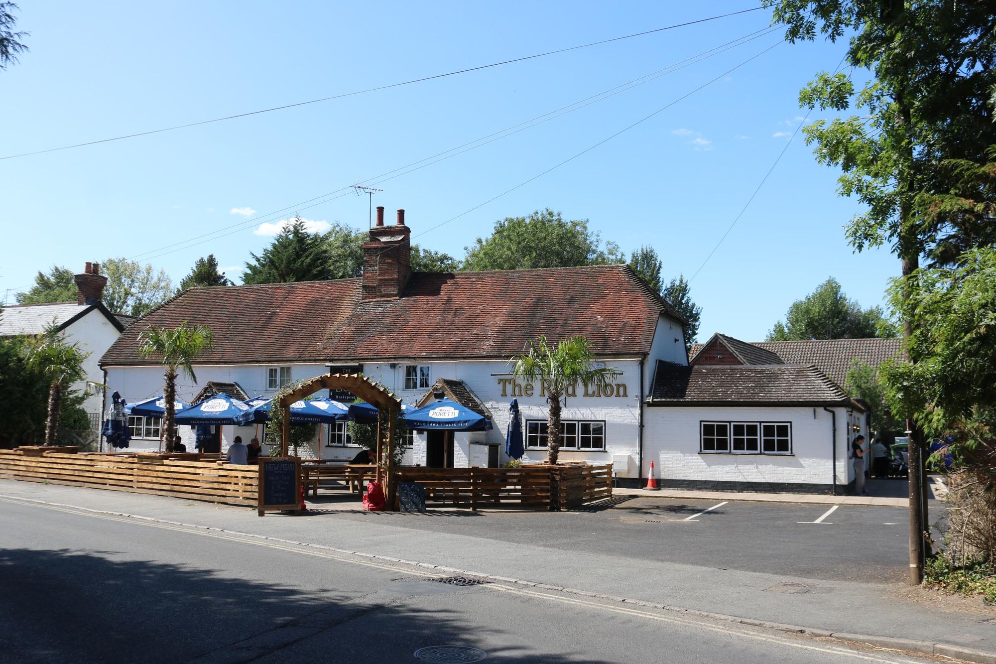 Cholsey - Red Lion - looking east Jul 2026. (Pub, External, Key). Published on 10-08-2026