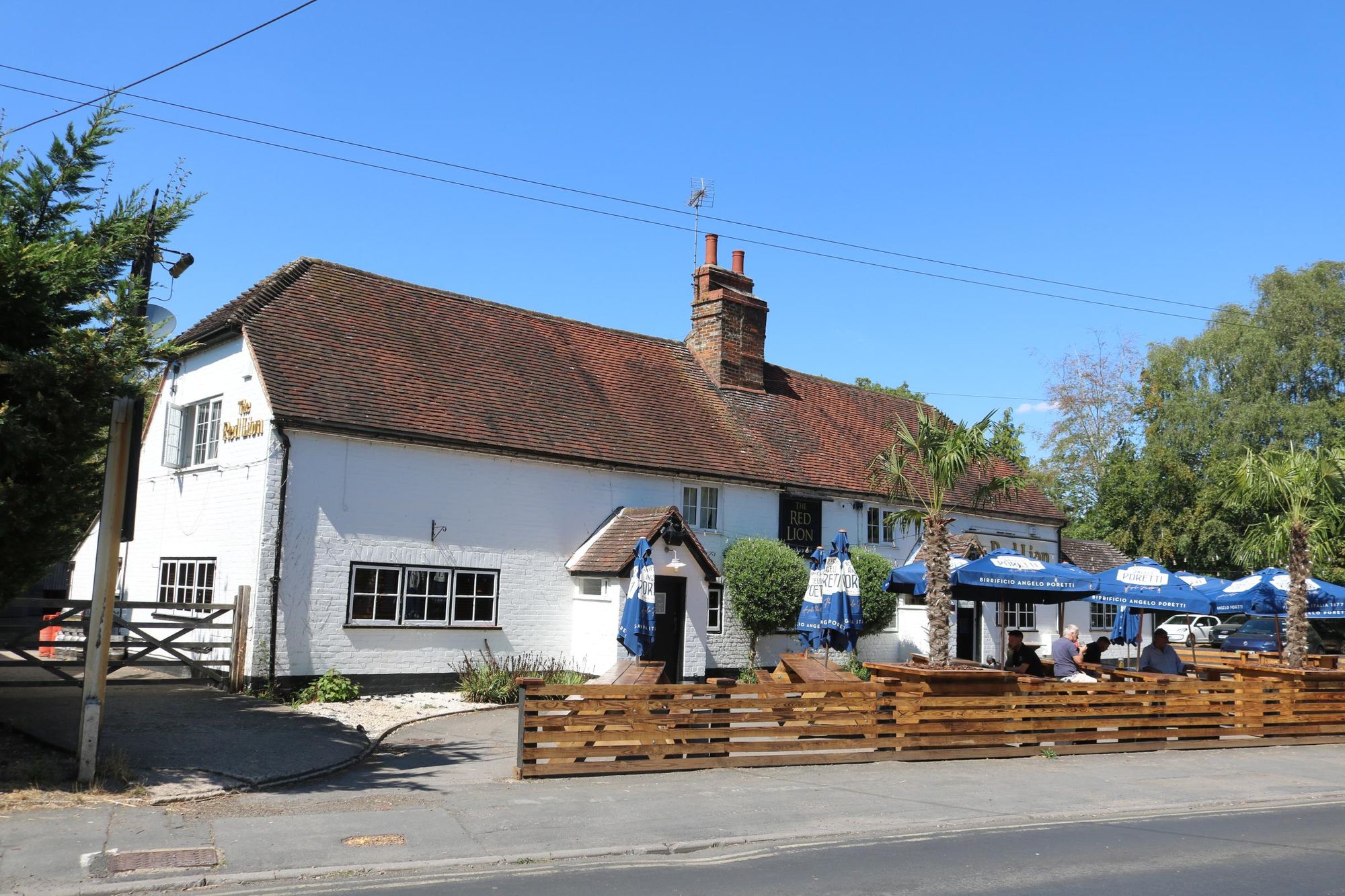 Cholsey - Red Lion - looking north Jul 2026. (Pub, External). Published on 10-08-2026