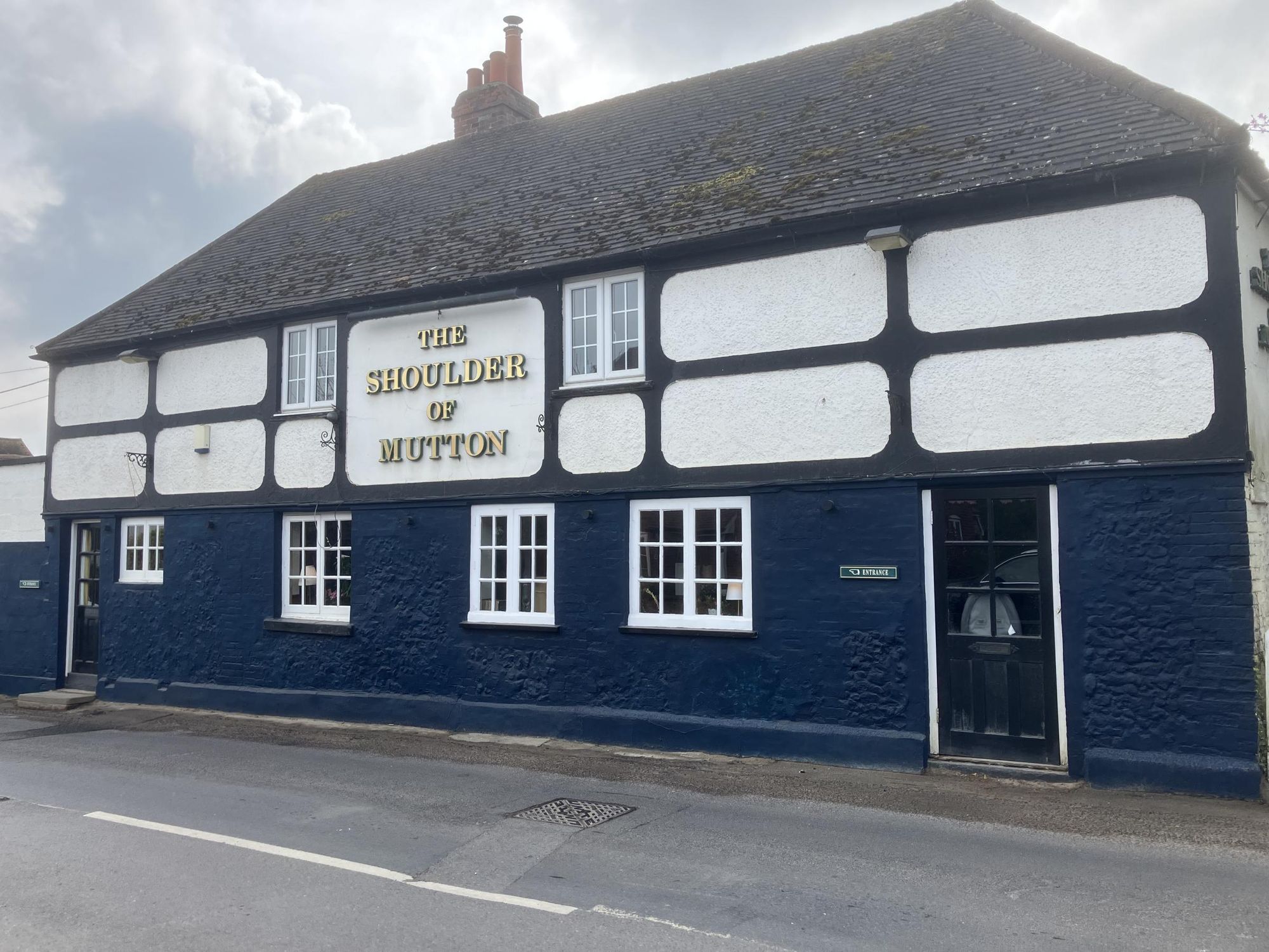 Shoulder of Mutton, from road, looking west. (Pub, Key). Published on 23-04-2025