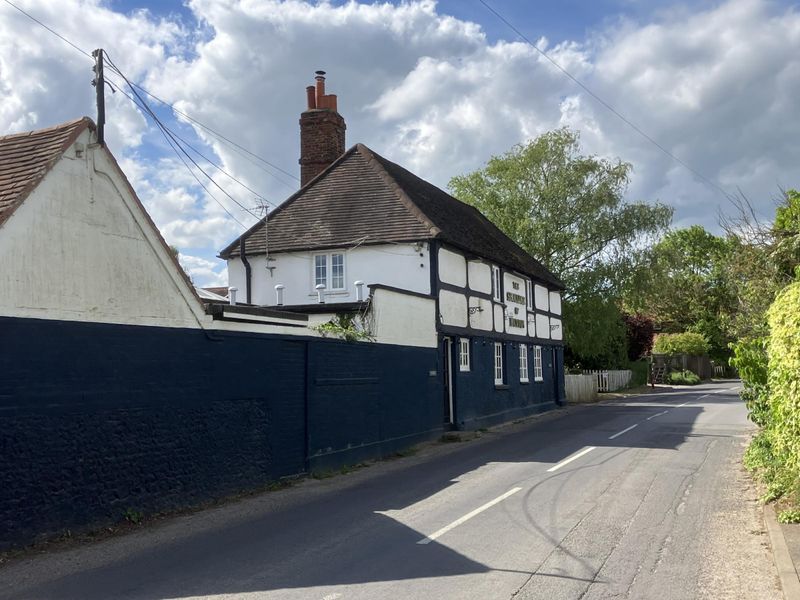 Shoulder of Mutton, Playhatch - May2026. (Pub, External, Key). Published on 06-05-2026