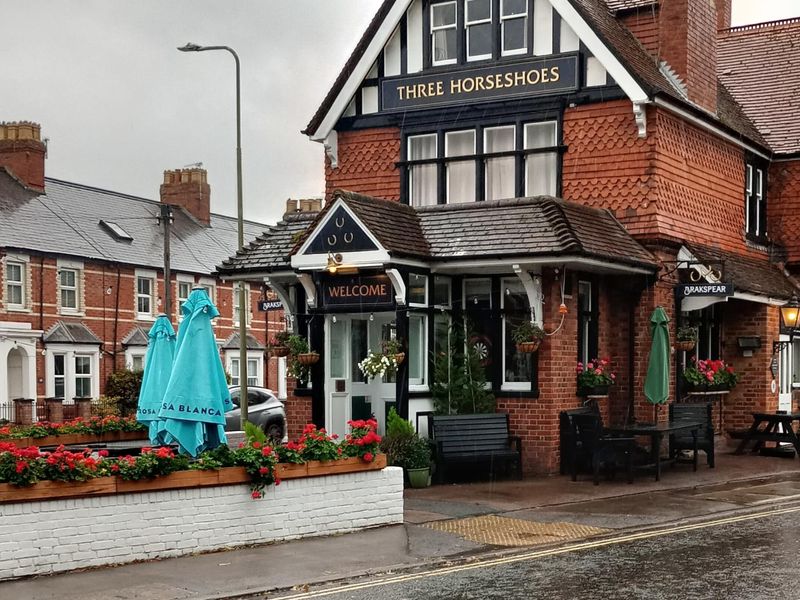 Three Horseshoes, Henley - Pub and sign - Oct 2026. (Pub, External, Sign, Key). Published on 26-10-2026