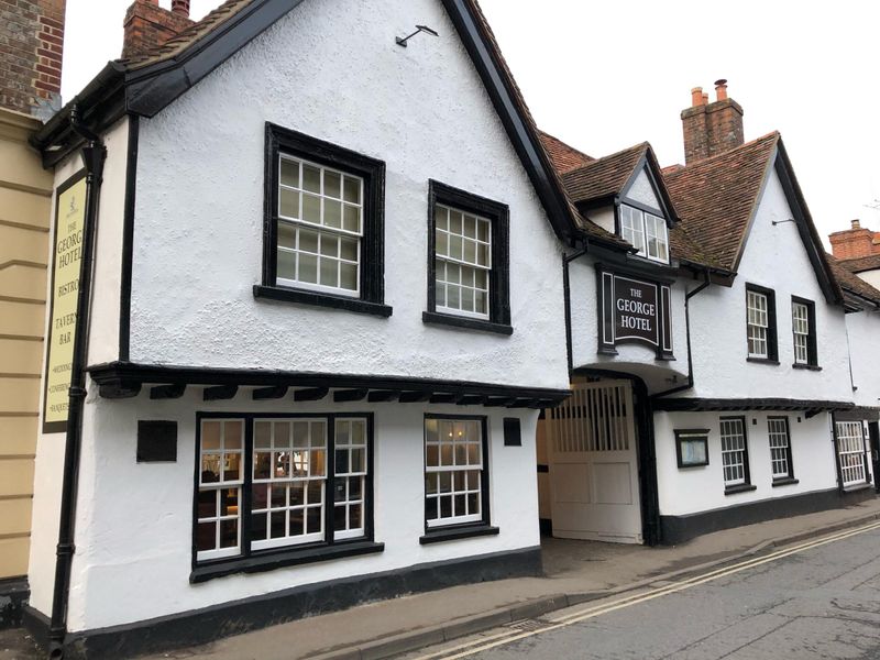 George Hotel, Wallingford - looking east Feb 2023. (Pub, External, Key). Published on 03-03-2023