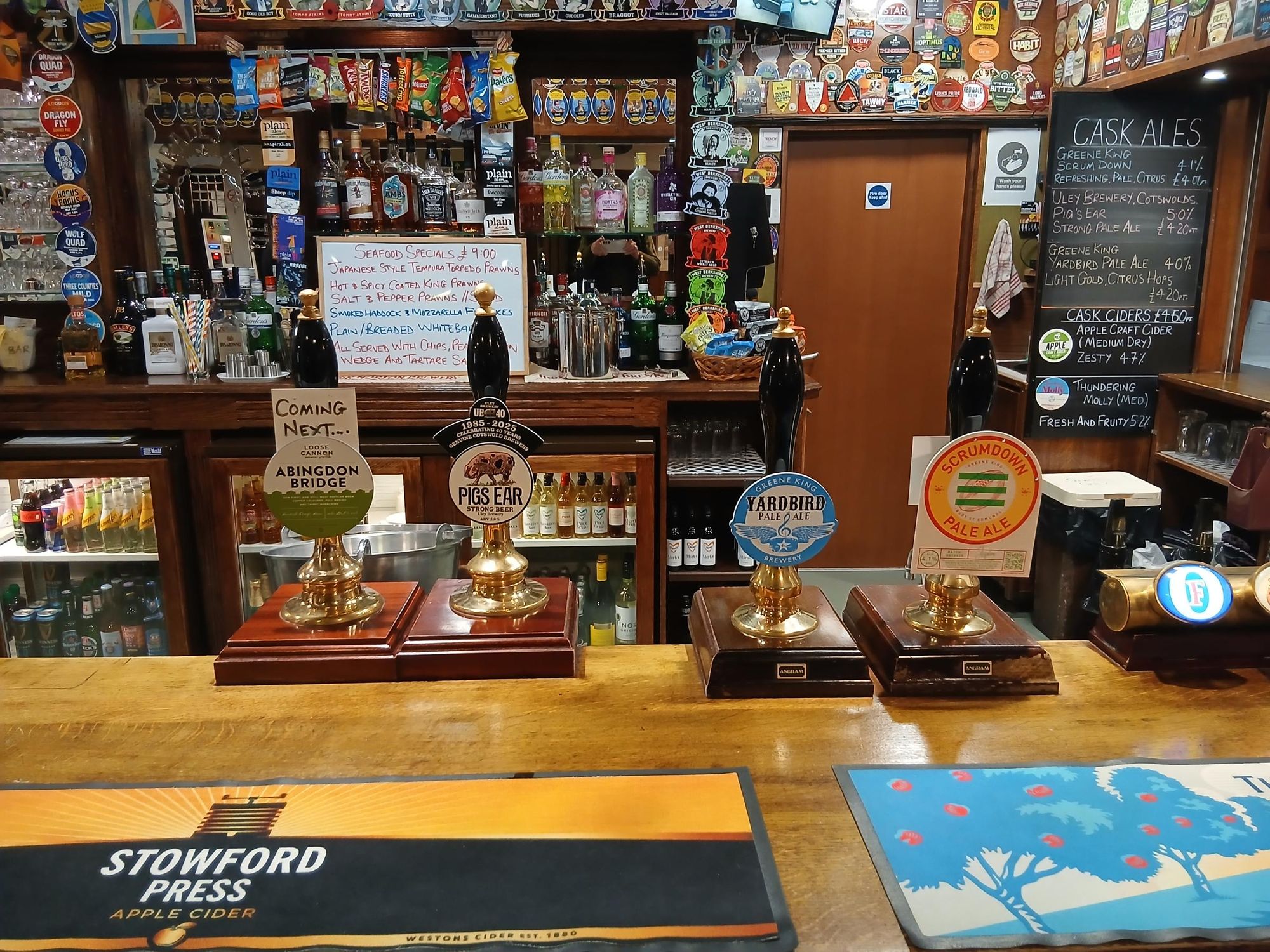 Comrades Club, Wallingford - Bar - Mar 2026. (Bar). Published on 06-03-2026