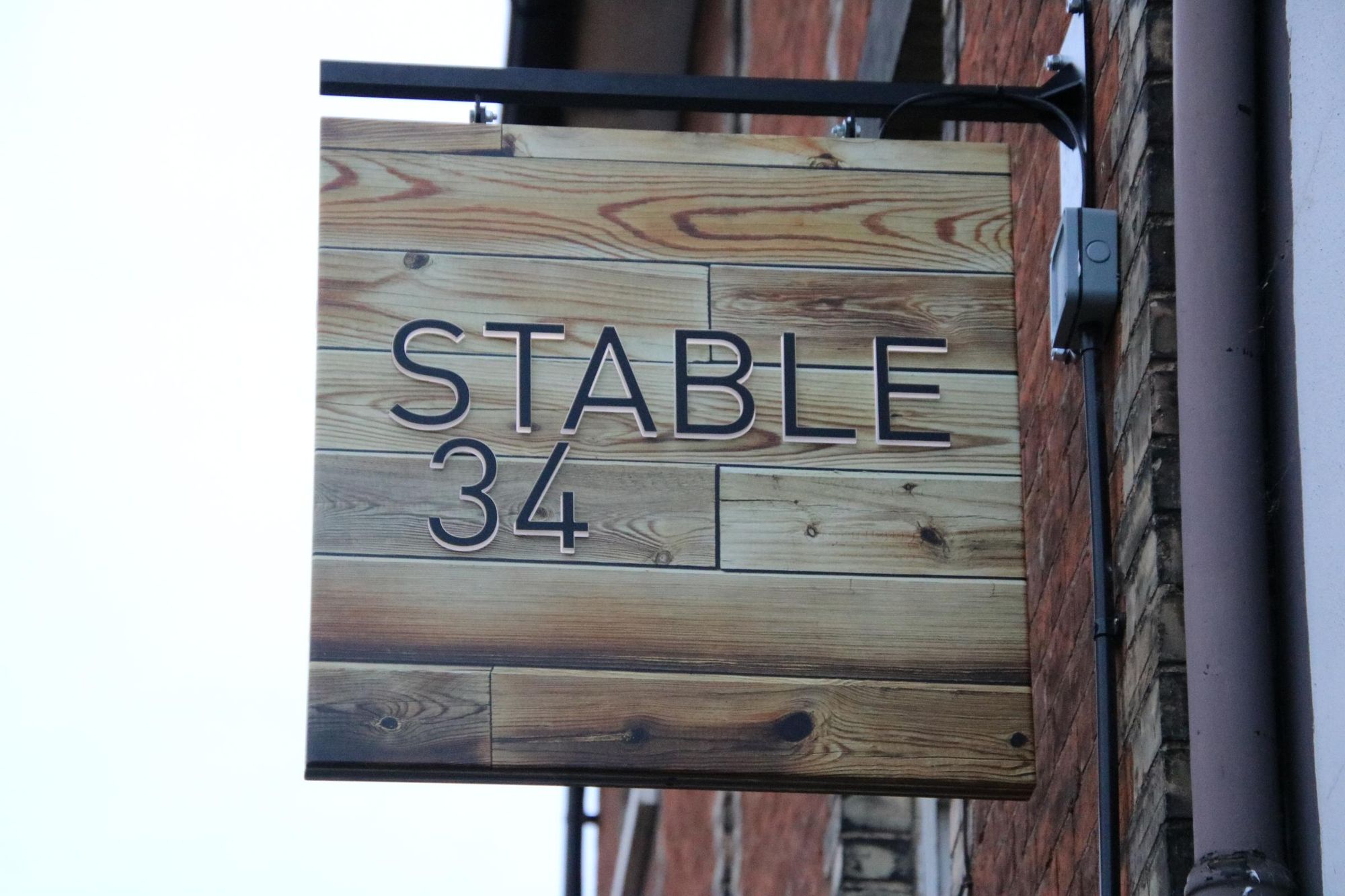 Stable 34, Henley-on-Thames - pub sign. (External, Sign, Key). Published on 10-12-2021