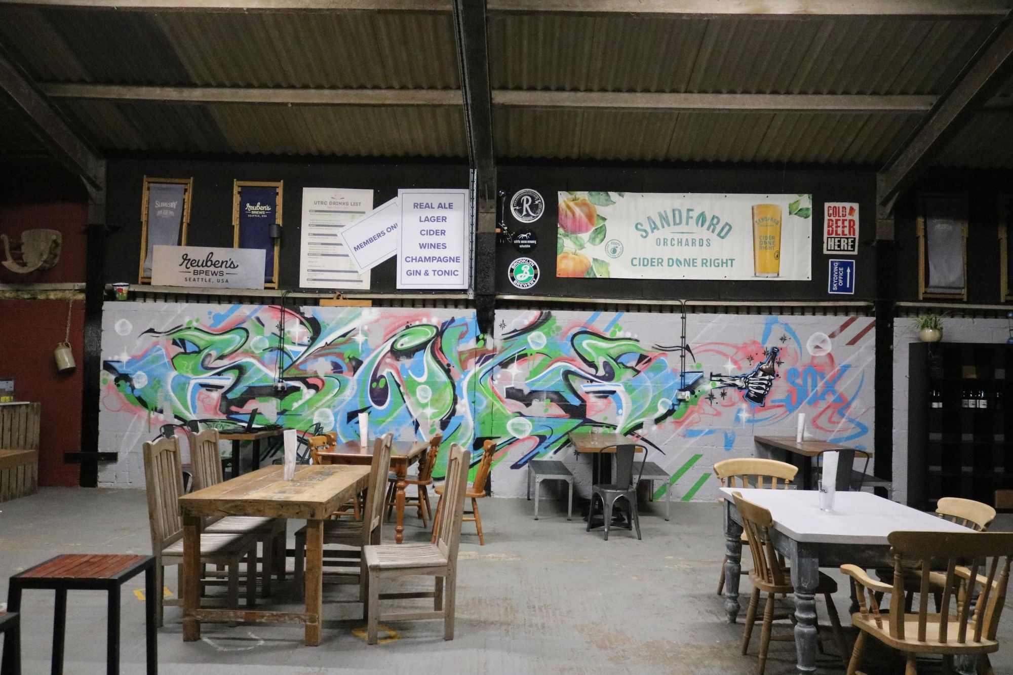 SOX Taproom, Ipsden - back wall looking N Nov 2022. (Pub, Bar). Published on 26-11-2022