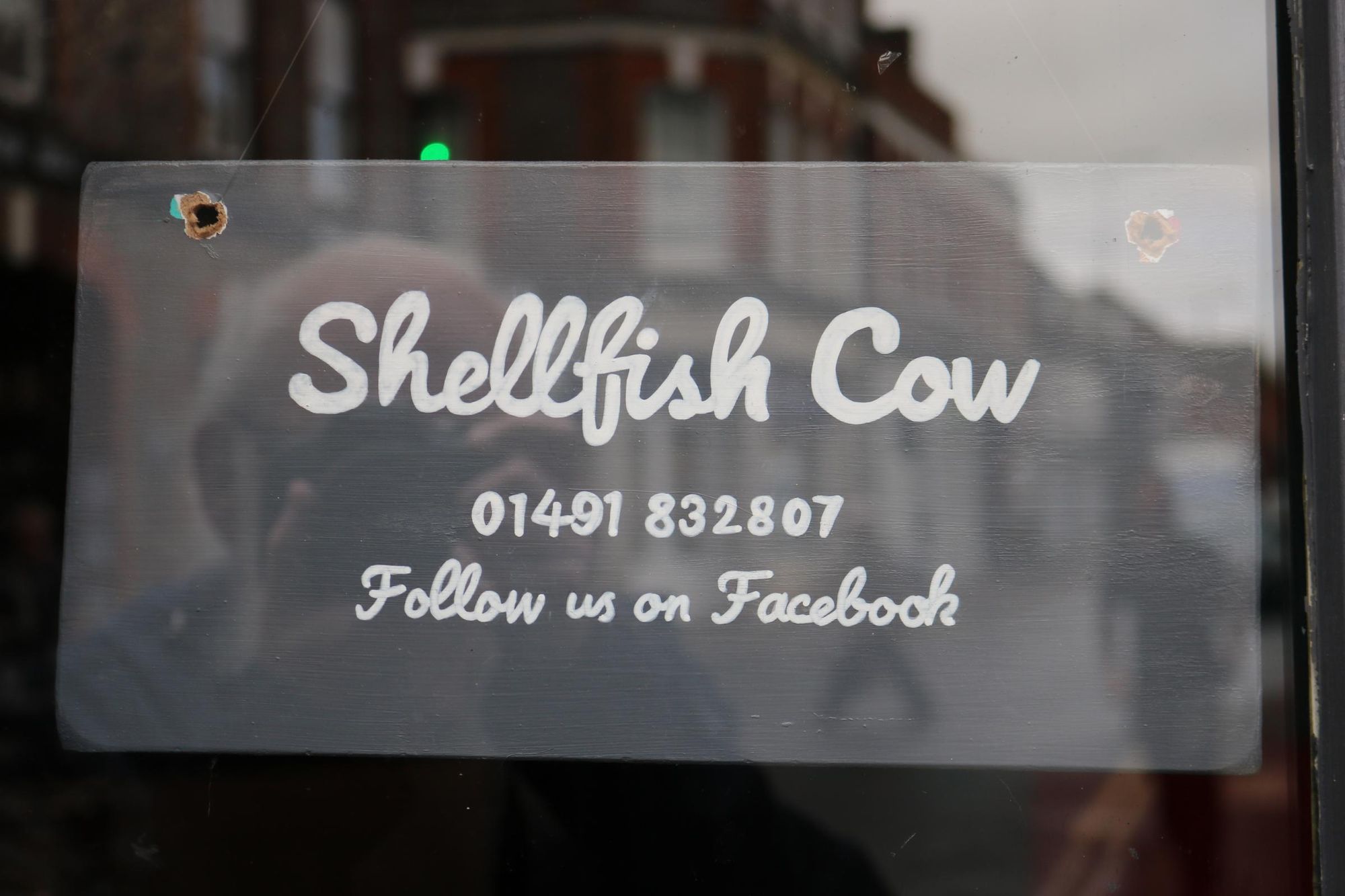 Shellfish Cow, Wallingford - name [IMG_0657].JPG. (Pub, Sign). Published on 18-11-2020