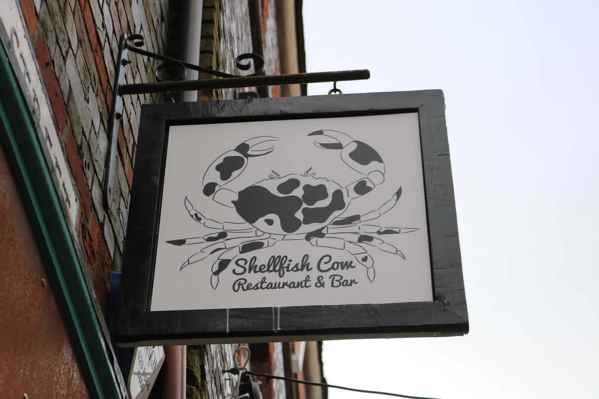 Shellfish Cow, Wallingford - sign from north [IMG_0658].JPG. (Pub, Sign). Published on 18-11-2020