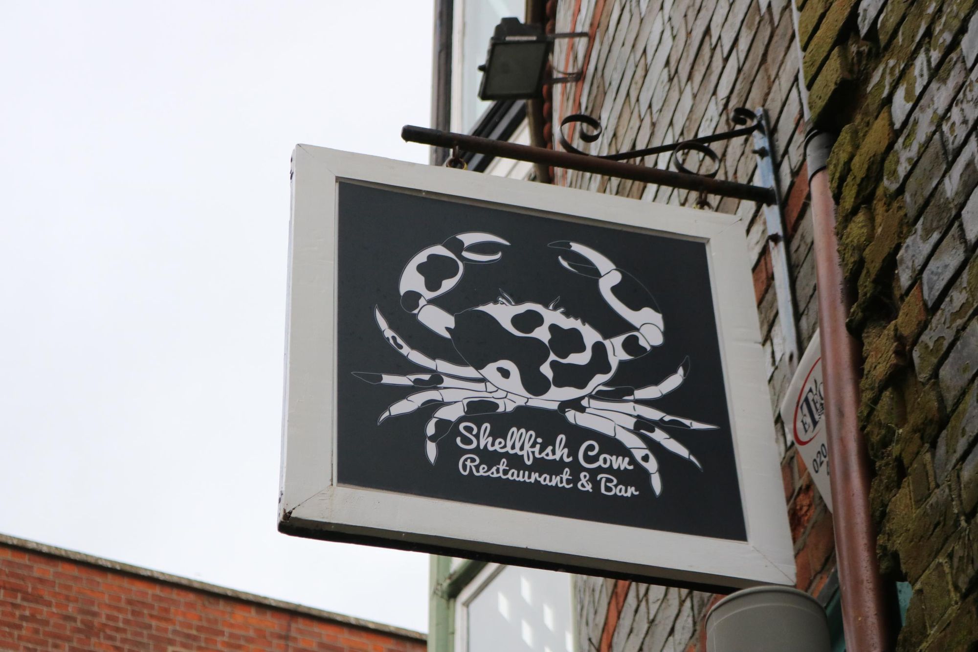 Shellfish Cow, Wallingford - sign from south [IMG_0661].JPG. (Pub, Sign). Published on 18-11-2020