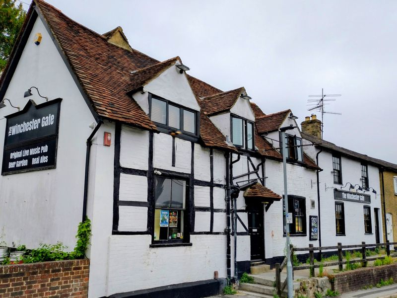 Winchester Gate, Salisbury (Photo: Andrew Ward – 13/08/2025). (Pub, External, Key). Published on 15-08-2025