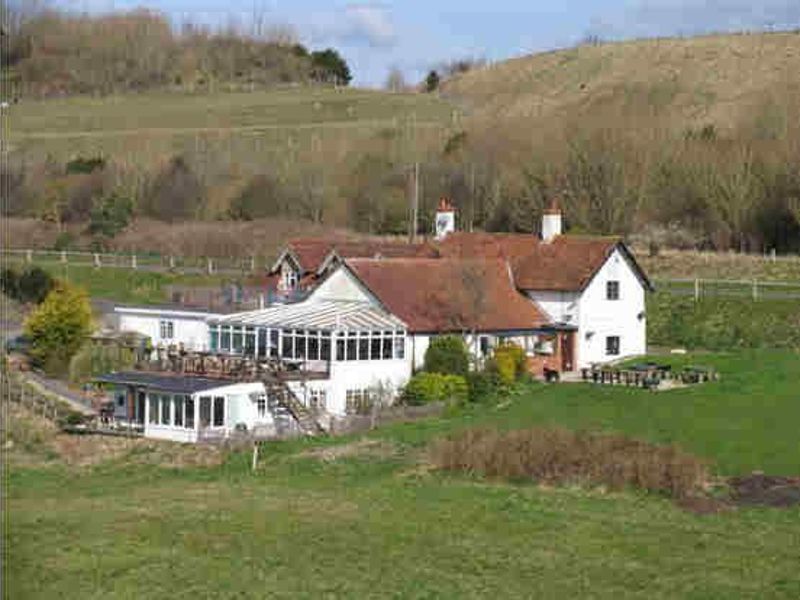 The Rainbow on the Lake Steeple Langford. (Pub, External, Key). Published on 06-04-2013
