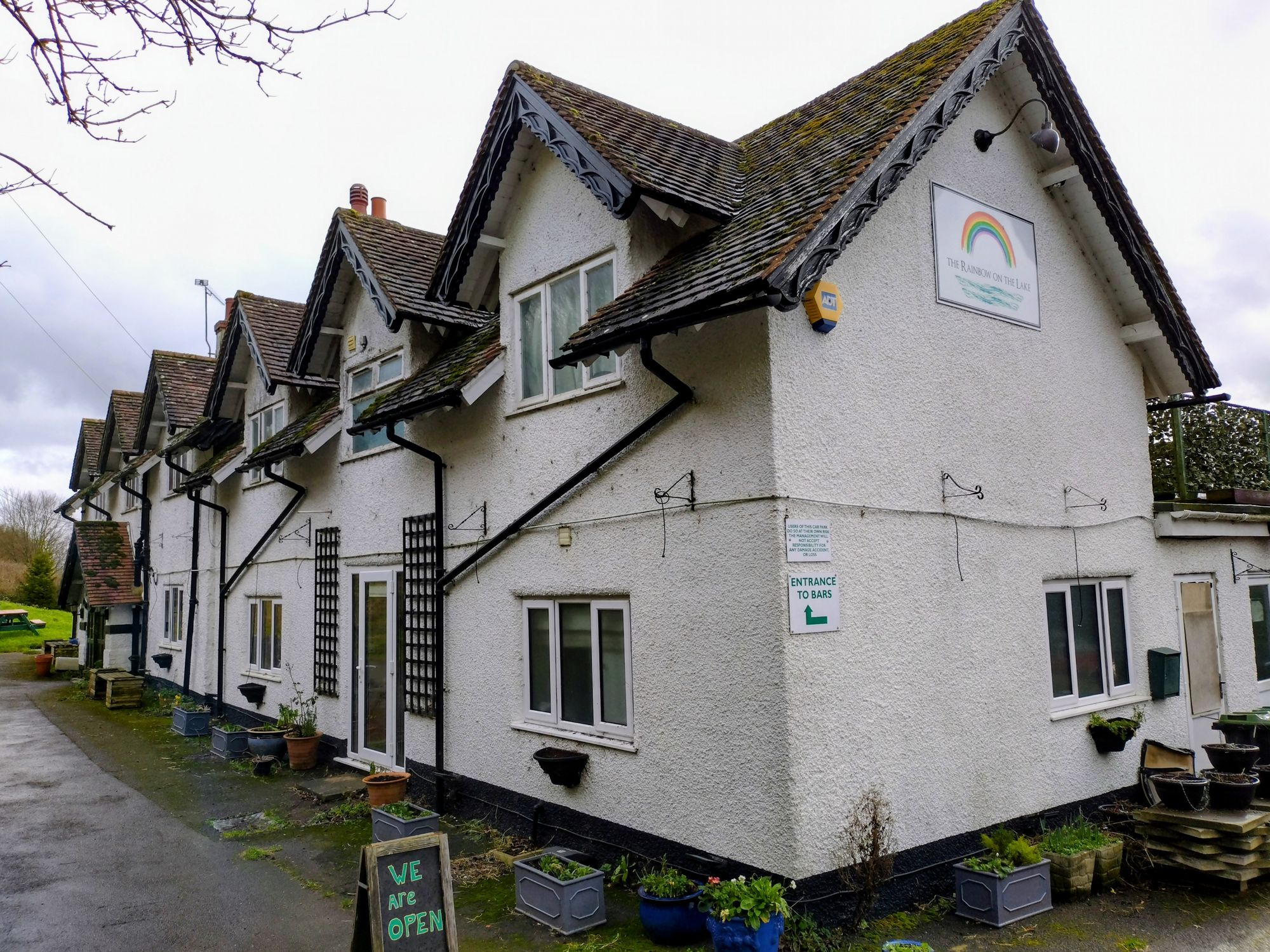Rainbow on the Lake (Photo: Andrew Ward – 31/01/2026). (Pub, External, Key). Published on 31-01-2026
