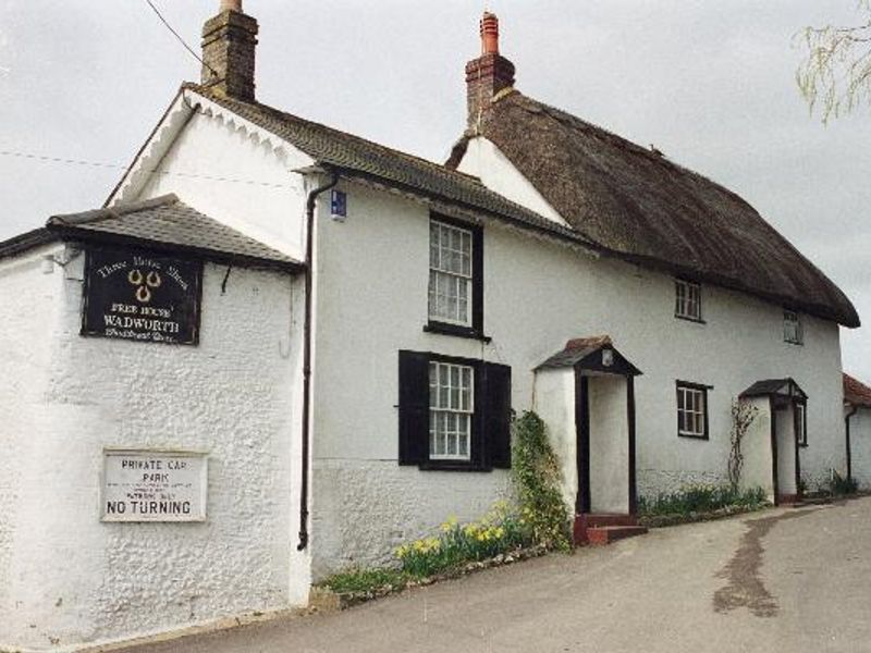 The Three Horseshoes. (External, Key). Published on 01-01-2000 