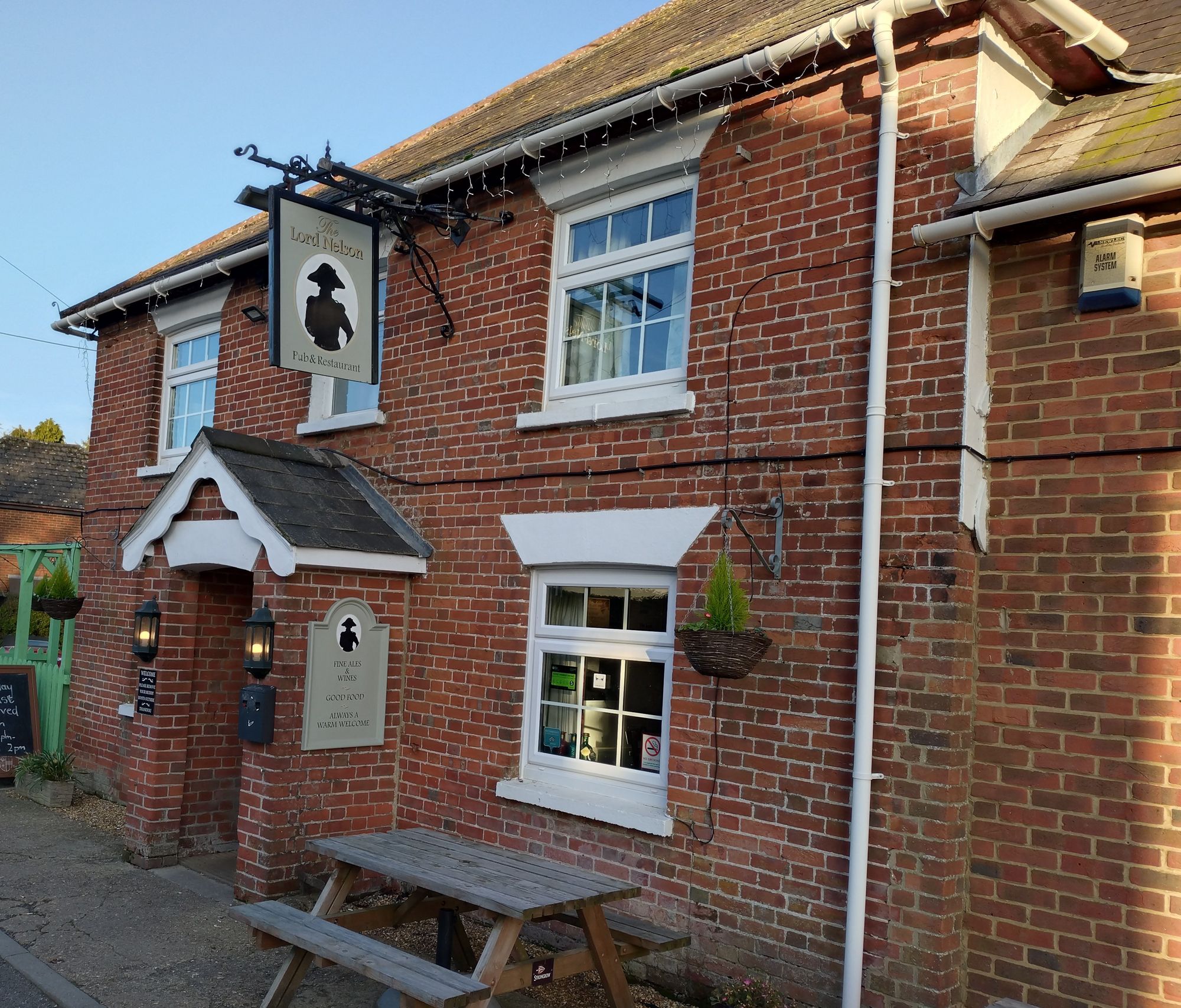 Lord Nelson, Winterslow ((Photo: Andrew Ward – 25/11/2023). (Pub, External). Published on 12-08-2025
