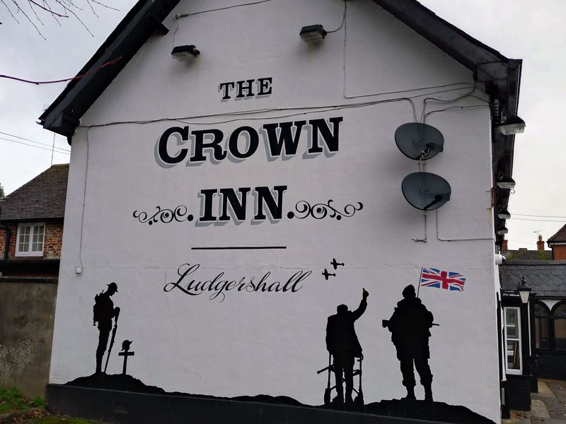 Crown, Ludgershall (Photo: Andrew Ward – 27/11/2023). (Pub, External). Published on 12-08-2025 