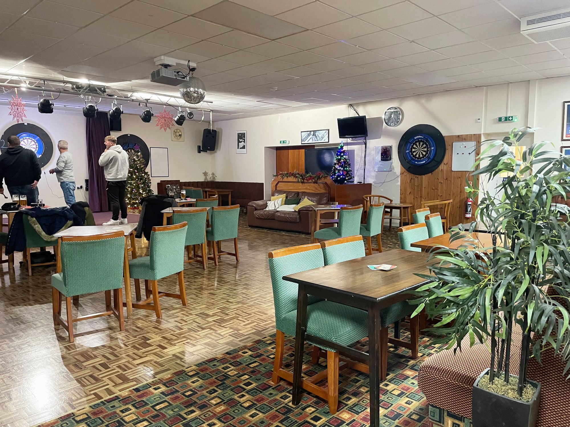 Shewton Club (Photo: Nick Yarwood - 25/11/2025). (Bar). Published on 25-11-2025