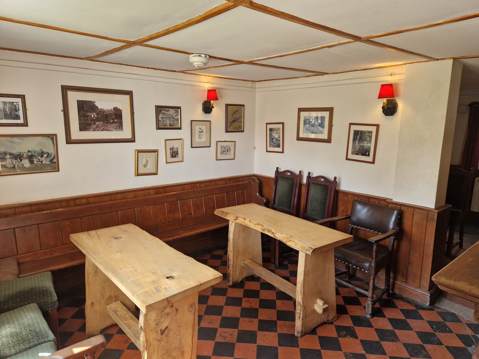 Cuckoo Inn, Hamptworth (Photo: Pete Horn - 15/07/2026). (Pub). Published on 15-07-2026