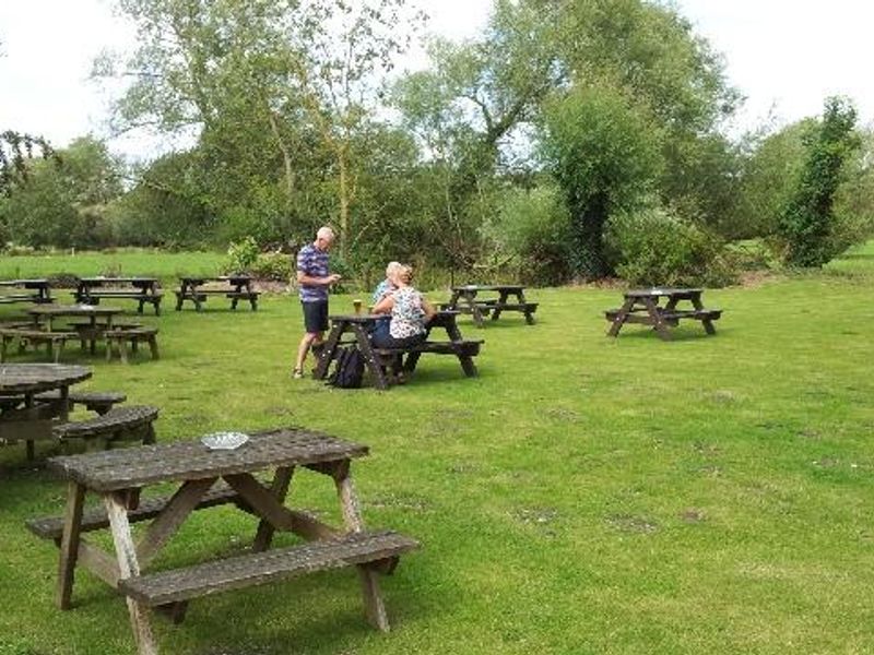 Radnor Arms. (Garden). Published on 16-08-2014