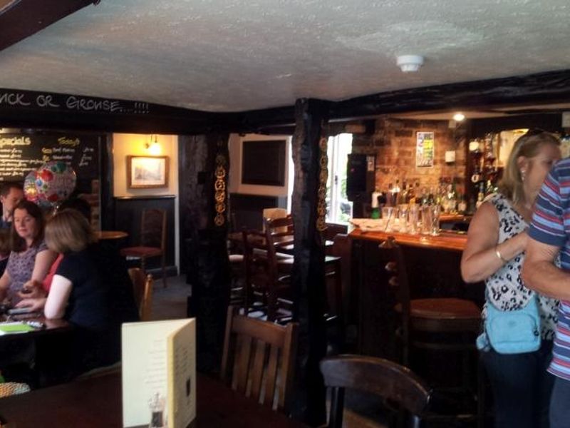 The Yew Tree Inn Bar. (Pub, External, Key). Published on 10-10-2014