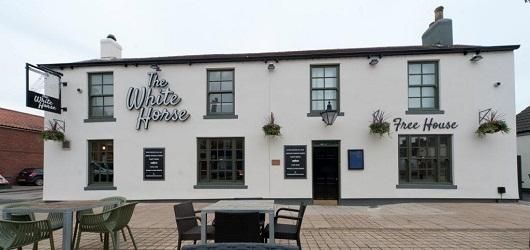 White Horse, Brigg. (Pub). Published on 18-04-2015